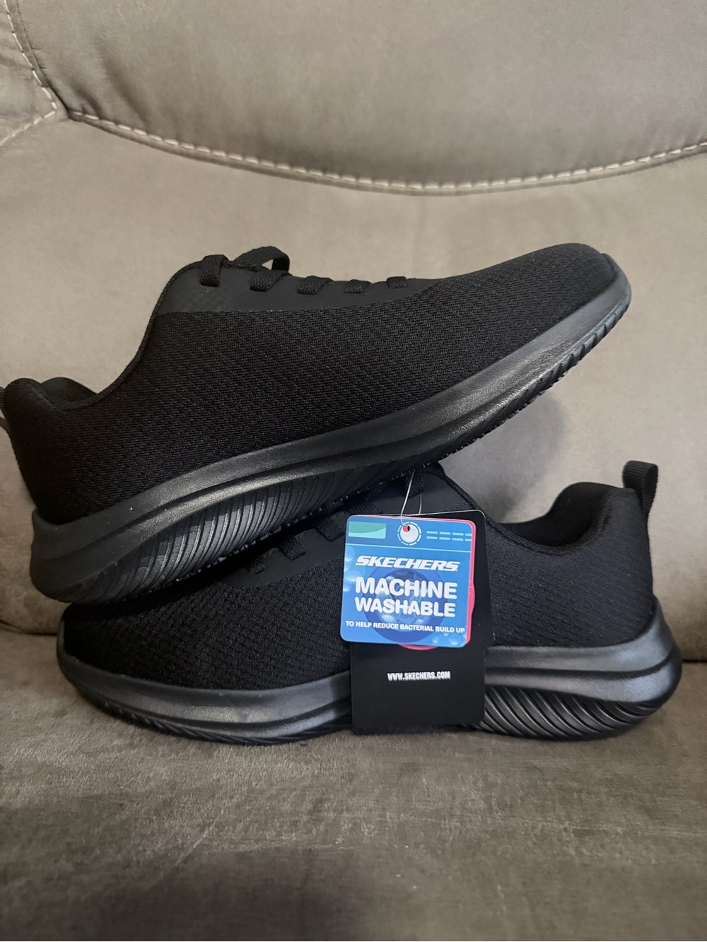 Skechers Men's Black Lightweight Athletic Sneakers